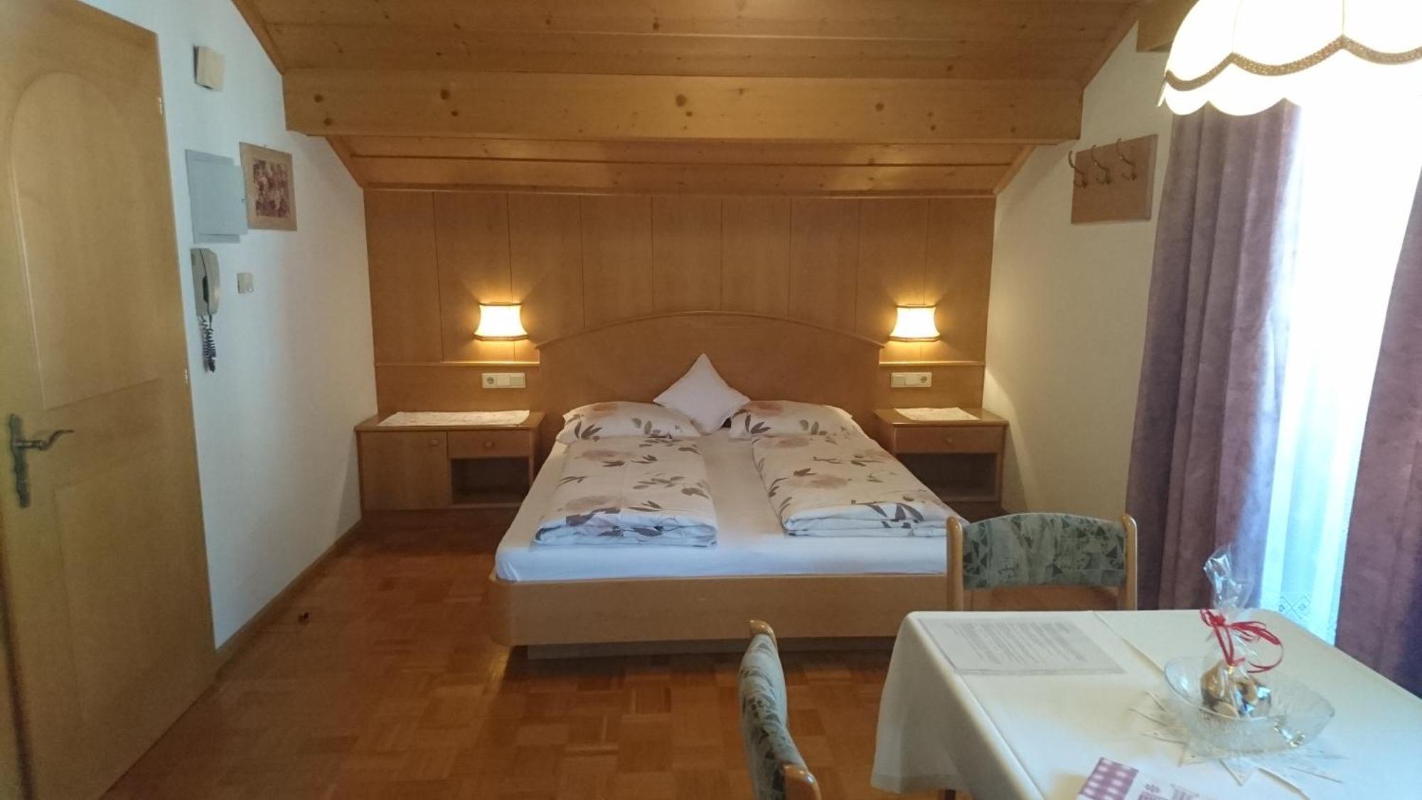 Residence Ploner San Cassiano  Rum bild