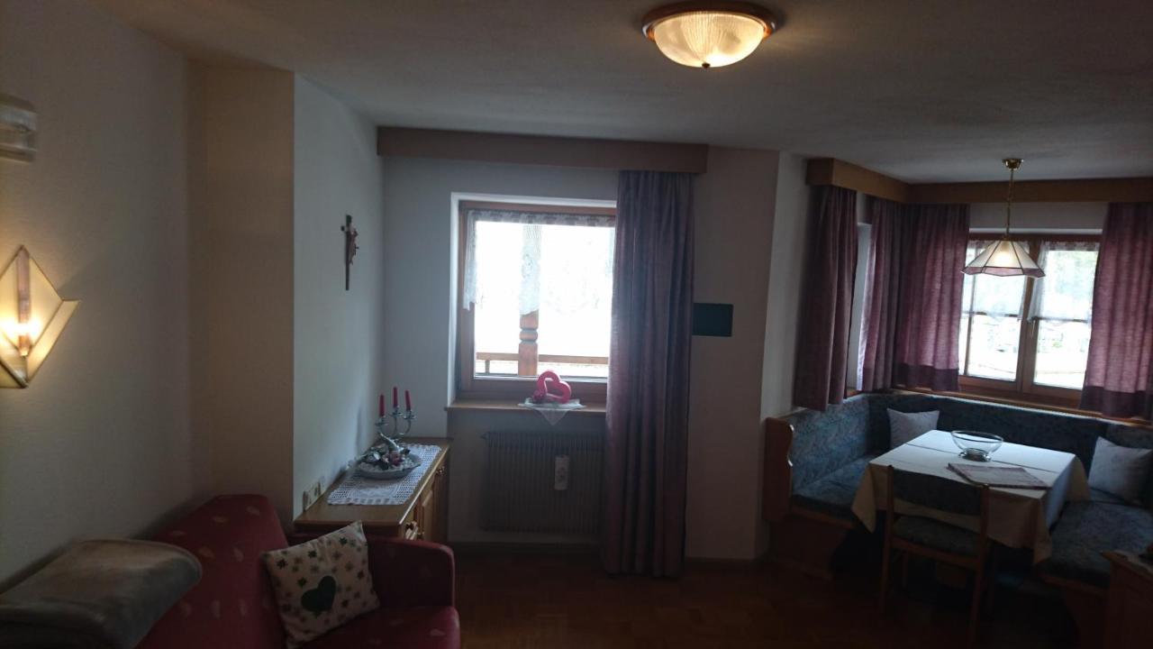 Residence Ploner San Cassiano  Rum bild