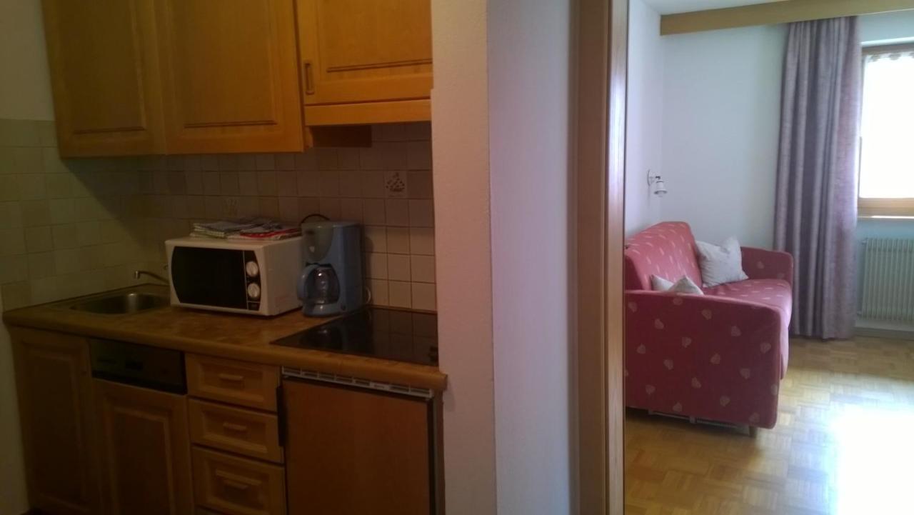 Residence Ploner San Cassiano  Rum bild